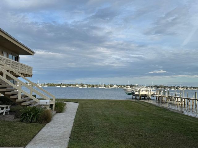 4802 N Flagler Drive 2, West Palm Beach, FL 33407