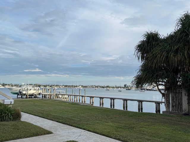 4802 N Flagler Drive 2, West Palm Beach, FL 33407