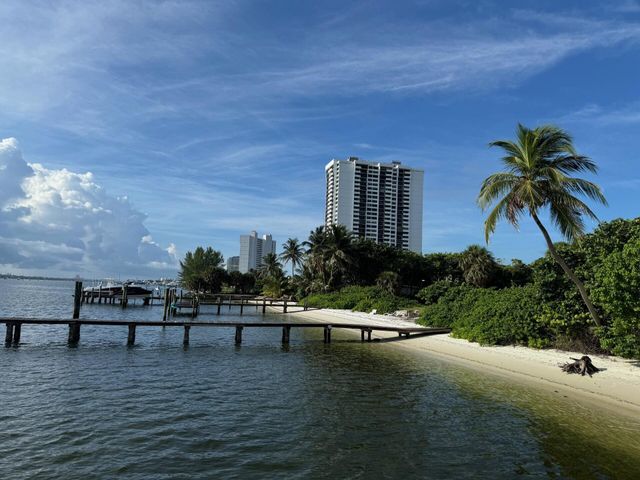 4802 N Flagler Drive 2, West Palm Beach, FL 33407