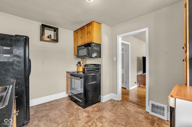 323 Cossell Drive, Indianapolis, IN 46224