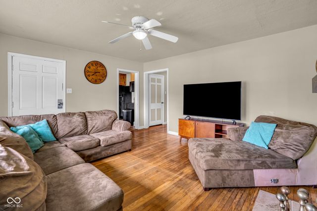 323 Cossell Drive, Indianapolis, IN 46224