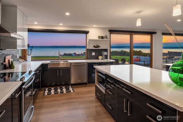 18505 Normandy Terrace SW, Normandy Park, WA 98166
