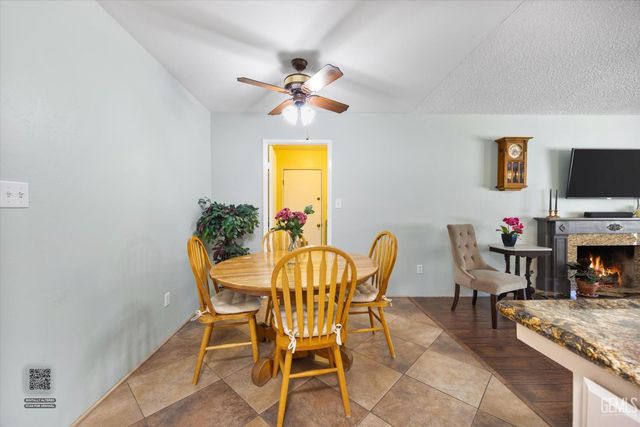 7109 School House Lane, Bakersfield, CA 93309
