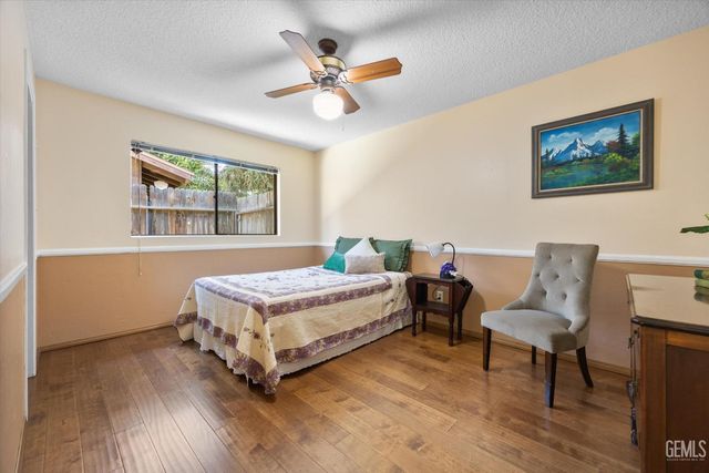 7109 School House Lane, Bakersfield, CA 93309