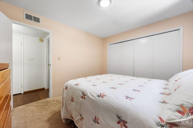 7109 School House Lane, Bakersfield, CA 93309