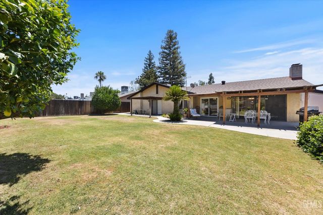 7109 School House Lane, Bakersfield, CA 93309