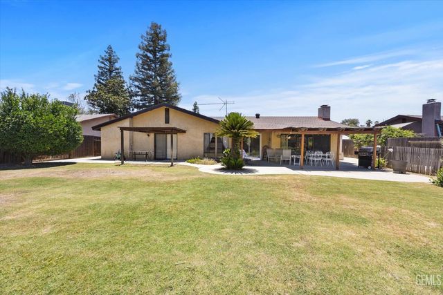 7109 School House Lane, Bakersfield, CA 93309