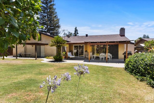 7109 School House Lane, Bakersfield, CA 93309