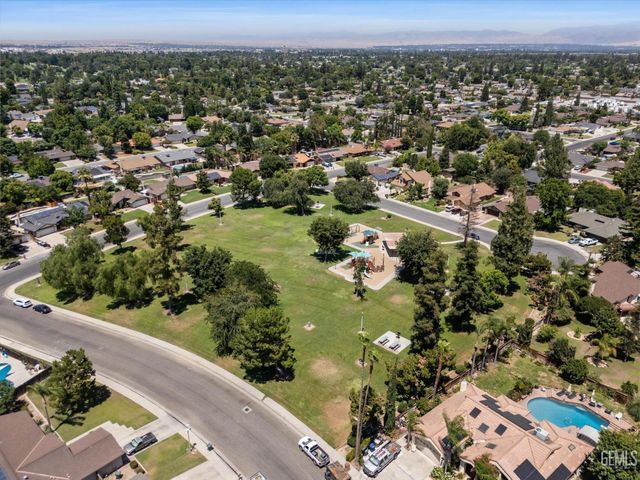 7109 School House Lane, Bakersfield, CA 93309