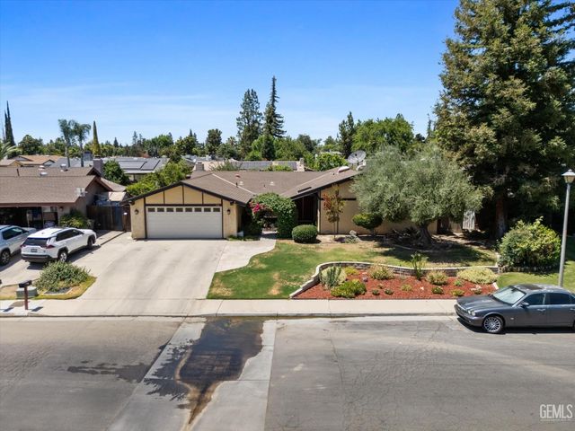 7109 School House Lane, Bakersfield, CA 93309