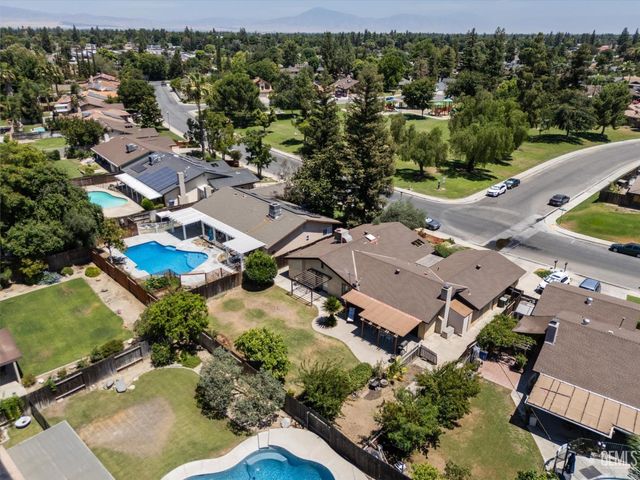 7109 School House Lane, Bakersfield, CA 93309