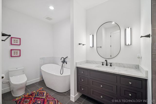 8401 S Desert Palm Avenue W, Broken Arrow, OK 74011