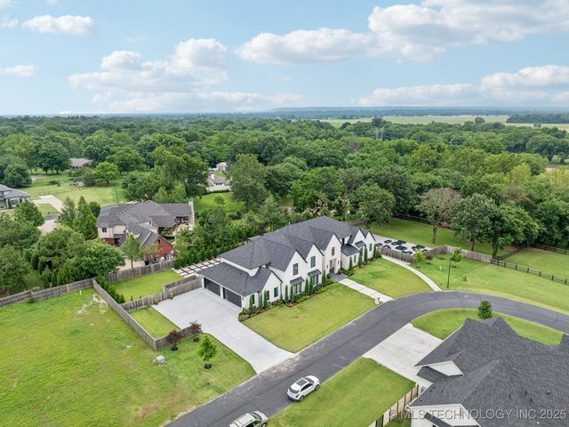 8401 S Desert Palm Avenue W, Broken Arrow, OK 74011