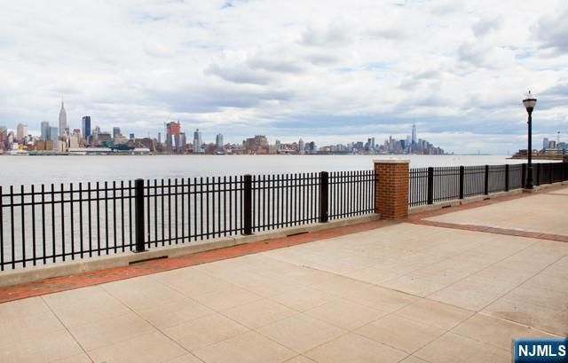 2 2nd Street 801, Jersey City, NJ 07302