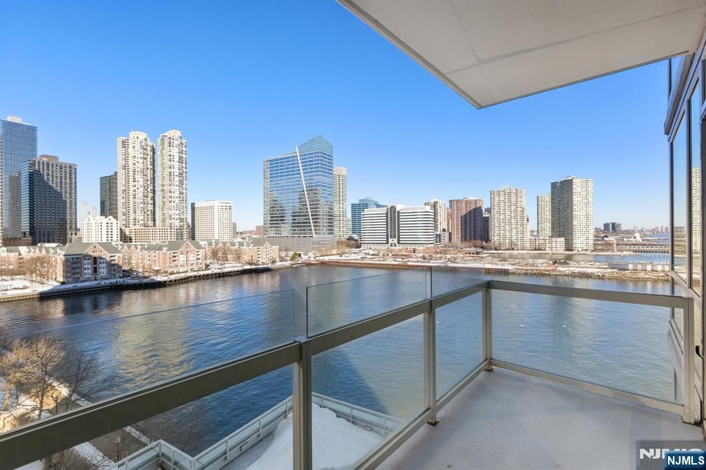 2 2nd Street 801, Jersey City, NJ 07302