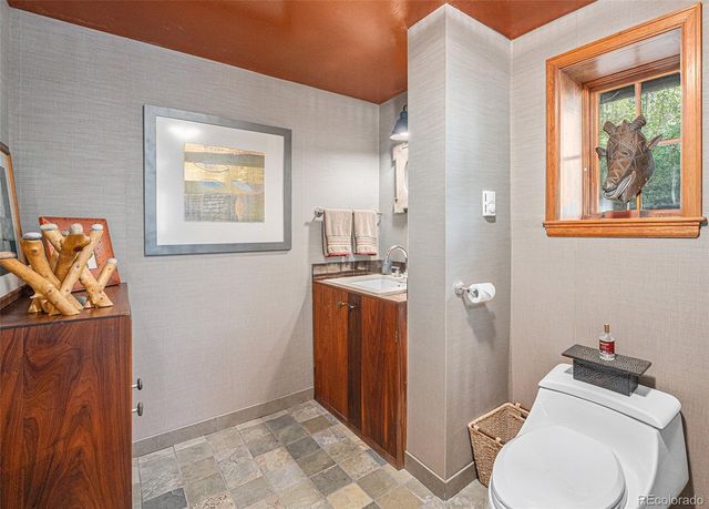 19411 Highway 119, Black Hawk, CO 80422