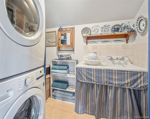 19411 Highway 119, Black Hawk, CO 80422