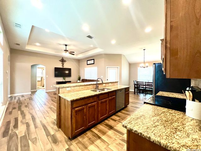 1729 Vista View, Pleasanton, TX 78064