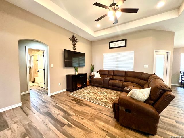 1729 Vista View, Pleasanton, TX 78064