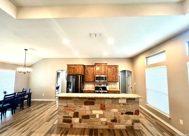 1729 Vista View, Pleasanton, TX 78064