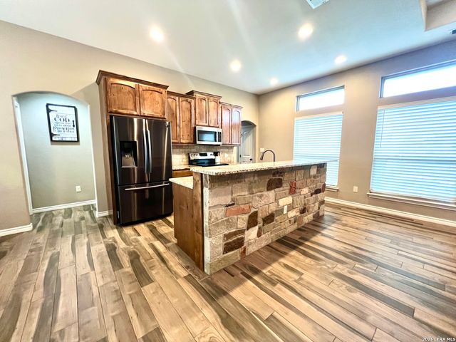 1729 Vista View, Pleasanton, TX 78064