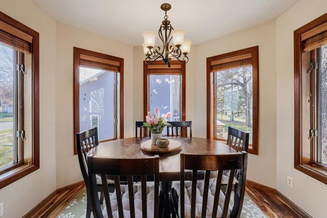 7832 18th Street N, Oakdale, MN 55128