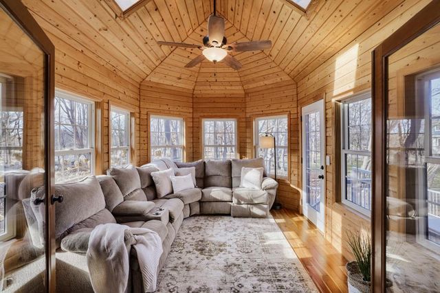 7832 18th Street N, Oakdale, MN 55128