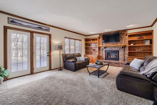 7832 18th Street N, Oakdale, MN 55128