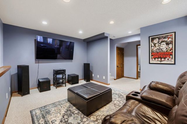 7832 18th Street N, Oakdale, MN 55128