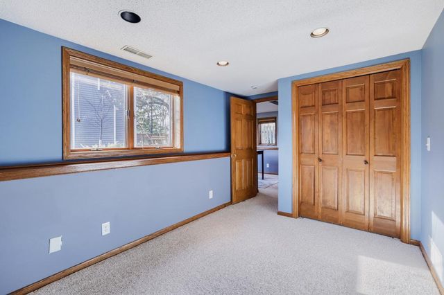 7832 18th Street N, Oakdale, MN 55128