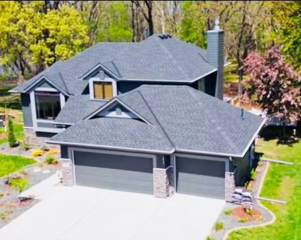 7832 18th Street N, Oakdale, MN 55128