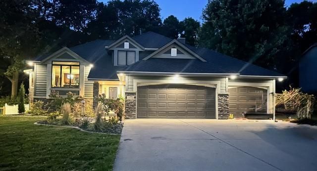 7832 18th Street N, Oakdale, MN 55128