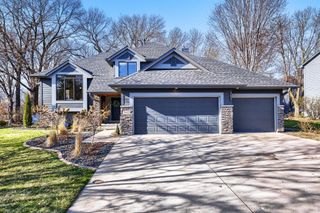 7832 18th Street N, Oakdale, MN 55128