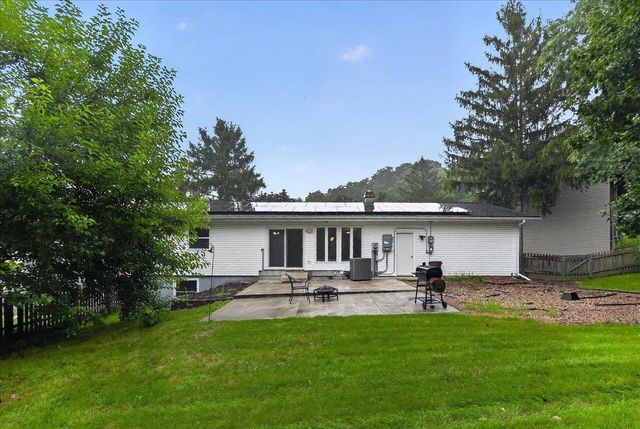 5 Yorktown Circle, Madison, WI 53711