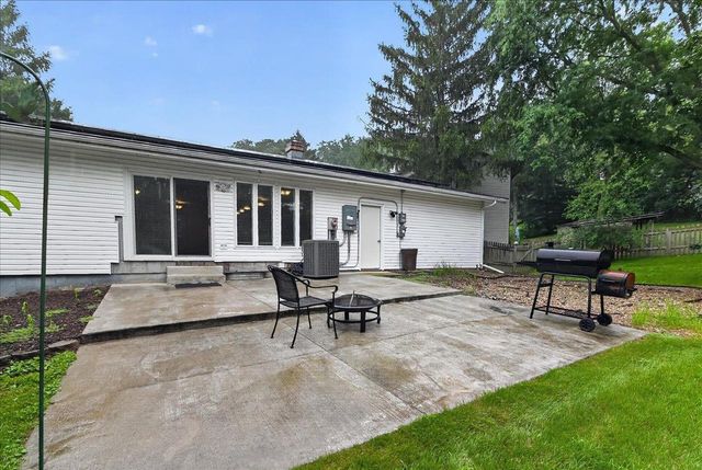 5 Yorktown Circle, Madison, WI 53711