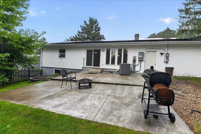 5 Yorktown Circle, Madison, WI 53711