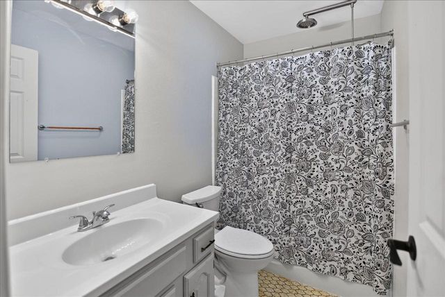 5 Yorktown Circle, Madison, WI 53711