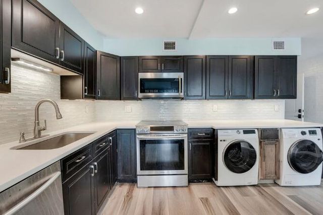 360 Wilma Circle 6, Riviera Beach, FL 33404