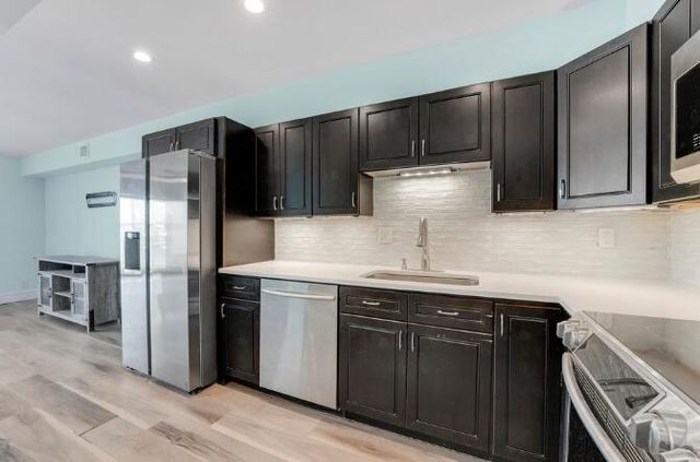 360 Wilma Circle 6, Riviera Beach, FL 33404