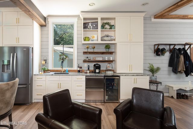 1048 Little Dogwood Rd, Kingston, TN 37763