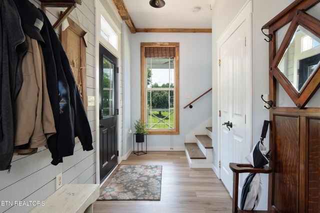 1048 Little Dogwood Rd, Kingston, TN 37763