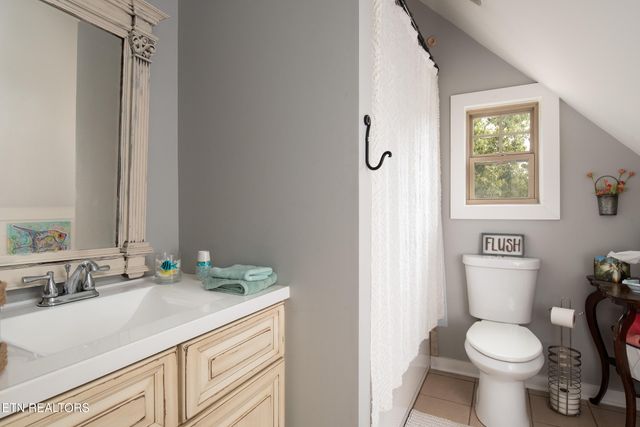 1048 Little Dogwood Rd, Kingston, TN 37763