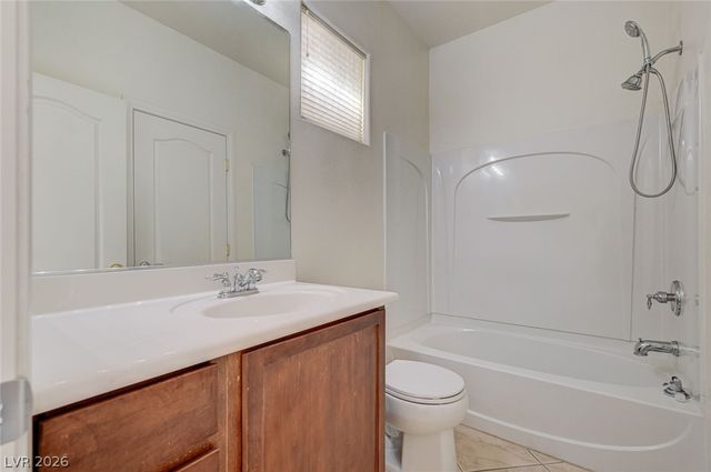 8112 Chestnut Hollow Avenue, Las Vegas, NV 89131