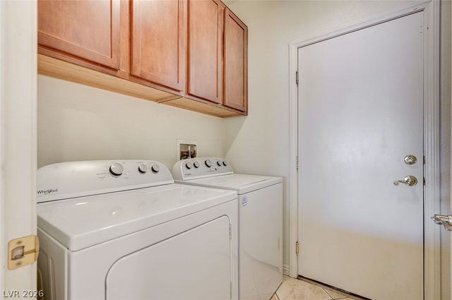 8112 Chestnut Hollow Avenue, Las Vegas, NV 89131