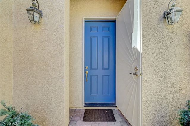8112 Chestnut Hollow Avenue, Las Vegas, NV 89131