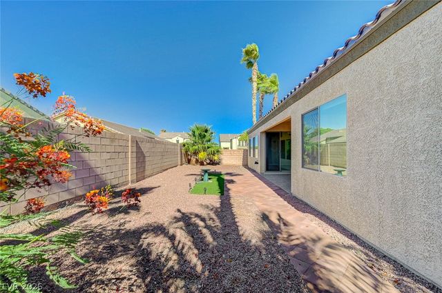 8112 Chestnut Hollow Avenue, Las Vegas, NV 89131