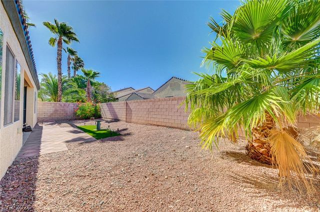 8112 Chestnut Hollow Avenue, Las Vegas, NV 89131