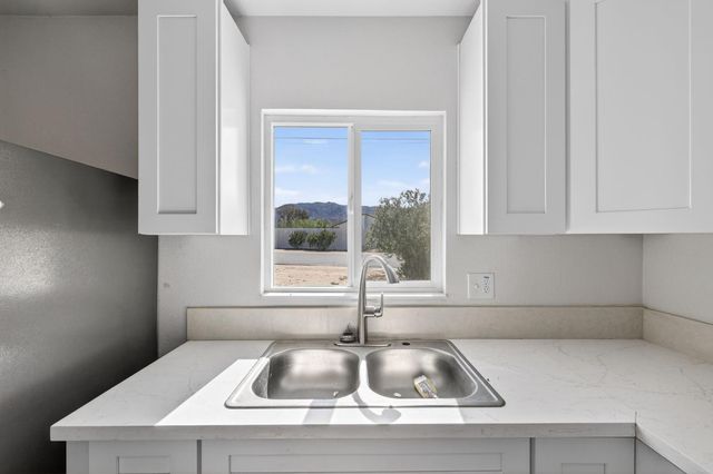 73562 NE Desert Trail Dr, Twentynine Palms, CA 92277