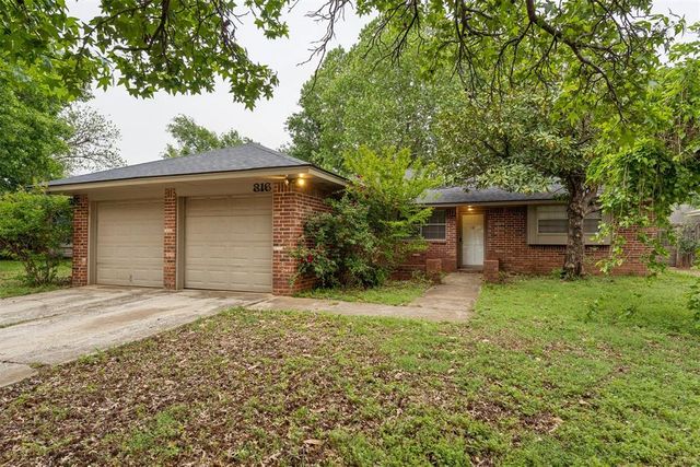 816 Jupiter Road, Edmond, OK 73003