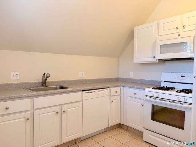 118 Montoya Drive 118, Branford, CT 06405